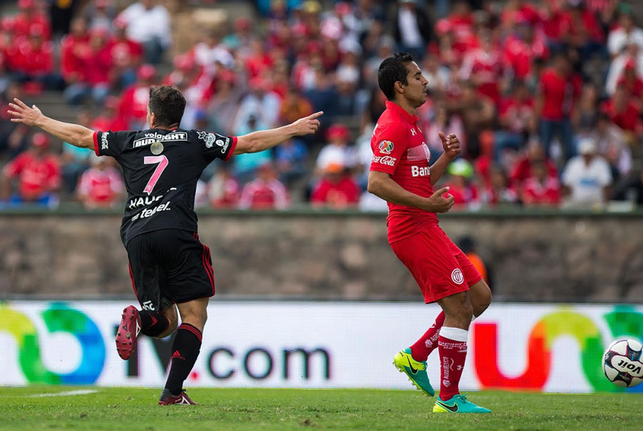 Club Tijuana Sneaks by Toluca with a Narrow Away Victory